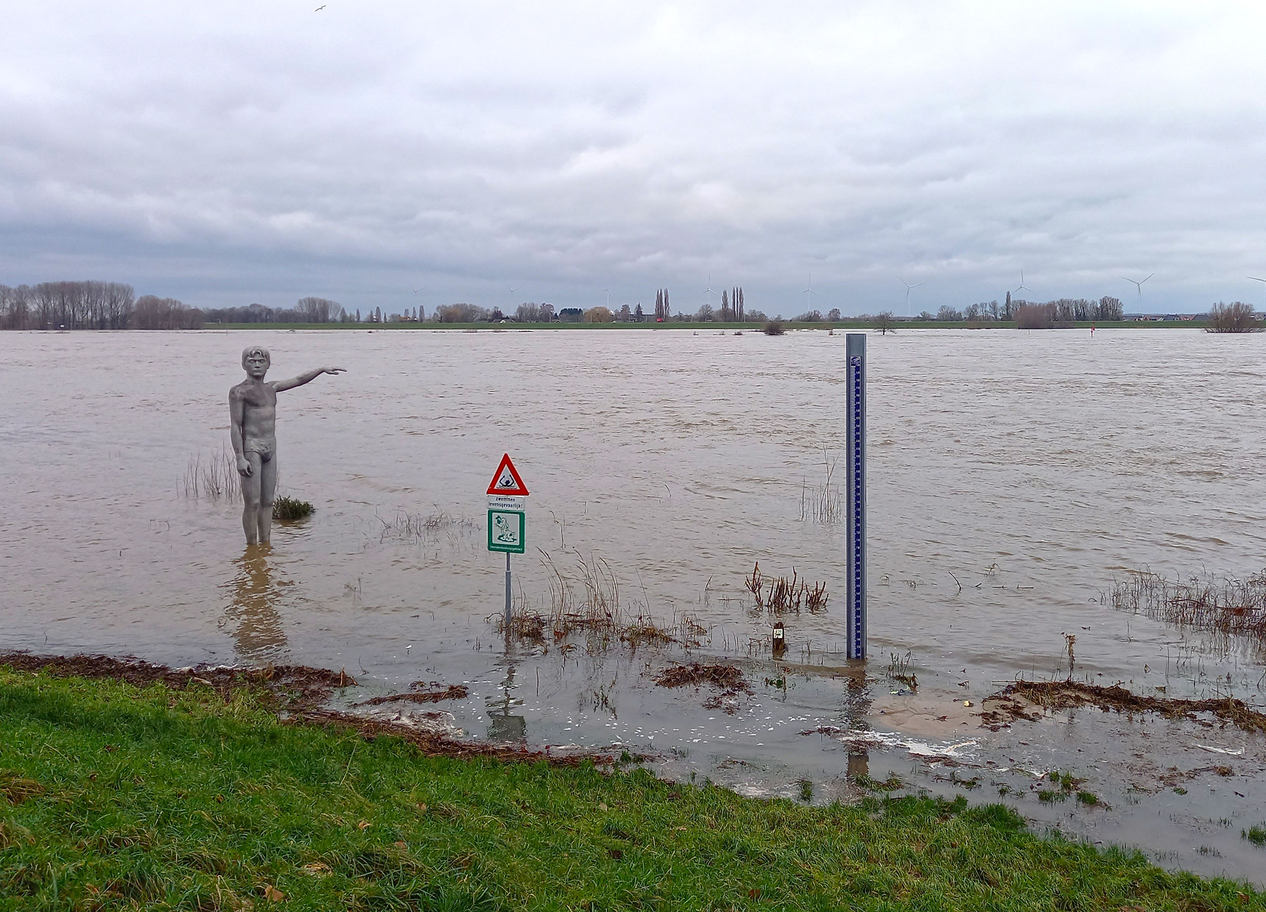 waterberging-ruimte-voor-de-rivier-waterschappen-hoogwater-in-de-waal